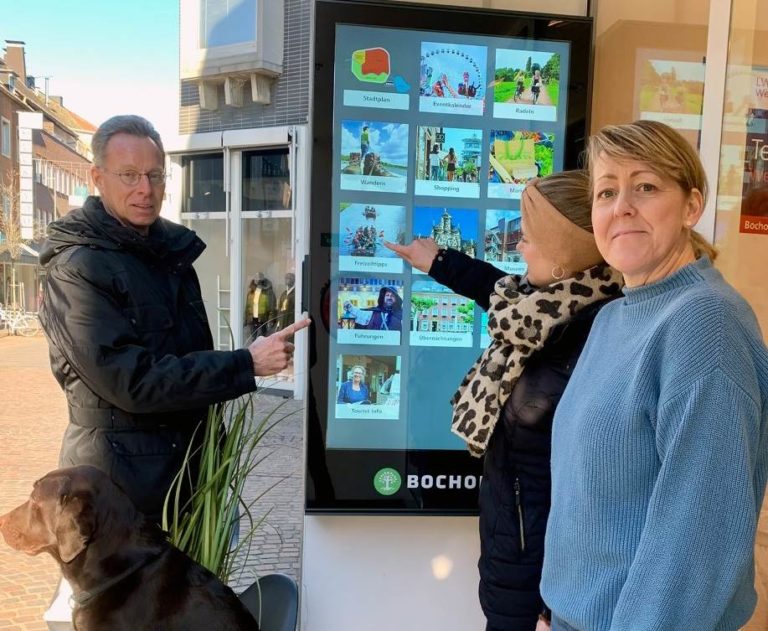 Weiterer Touch-Screen mit touristischen Infos